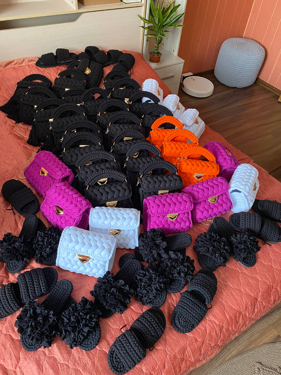 Сумочки и тапочки