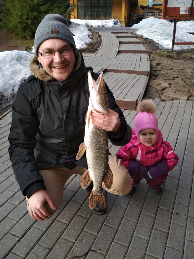 Щука выловлена по первой жидкой воде 