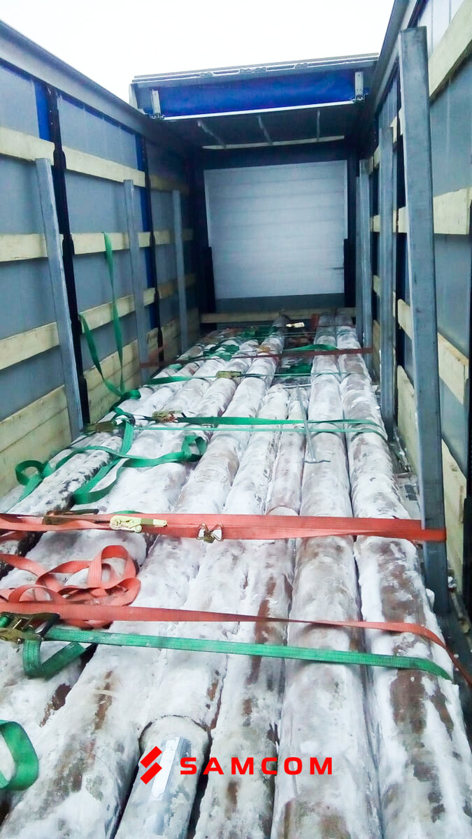 Часть труб, которые нужно было доставить в Новозаполярный