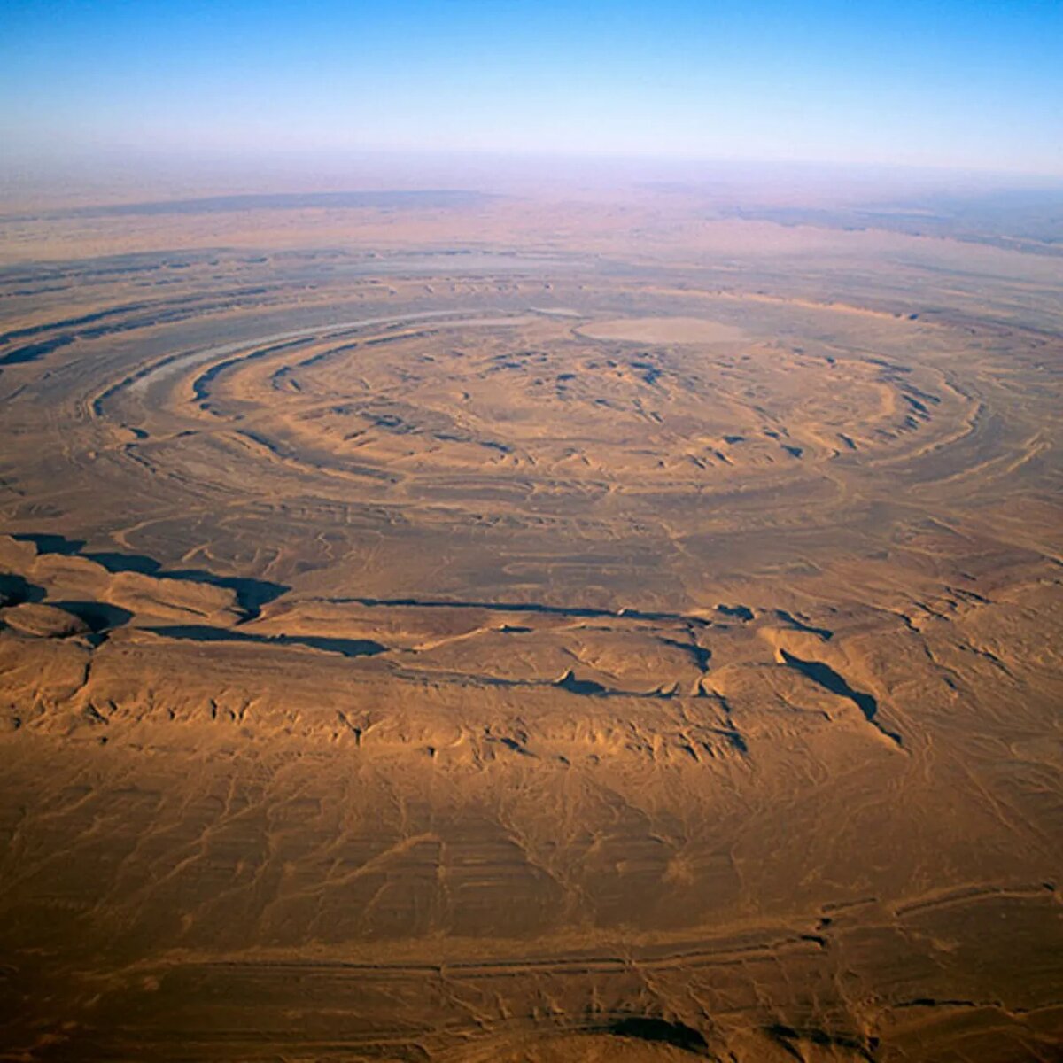 Глаз пустыни роли. Ришат (глаз Сахары). Мавритания. Структура ришат глаз Сахары. Глаз пустыни Мавритания. Структура ришат в Мавритании.