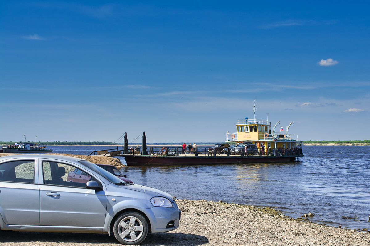 Самоходный паром СП-14. Моё фото, сделано в июле 2021 года