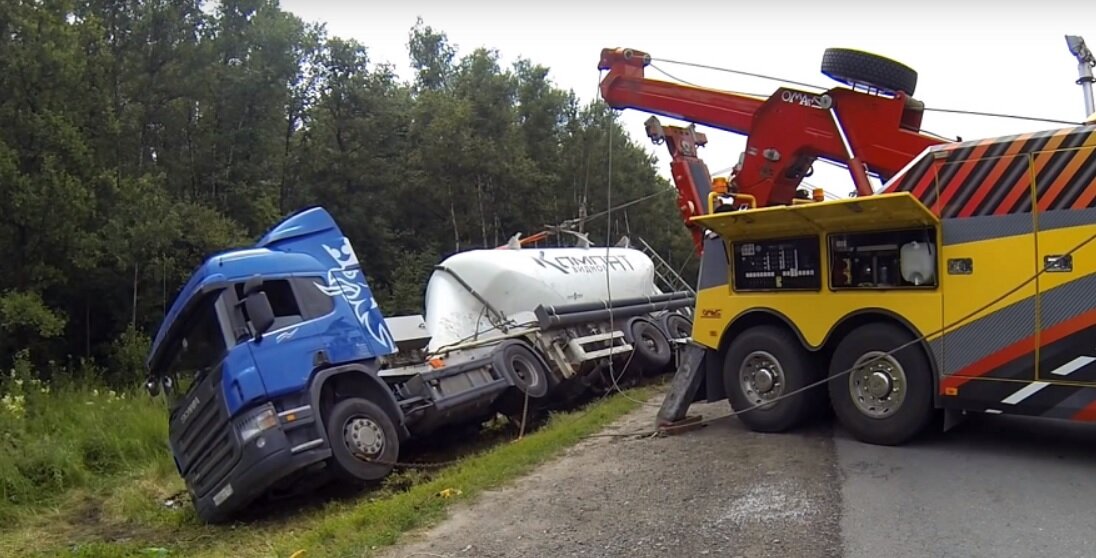 Дром грузовой эвакуатор. Грузовой эвакуатор омарс. Грузовой эвакуатор est. Работа грузовых эвакуаторов. Работа грузовых эвакуаторов.