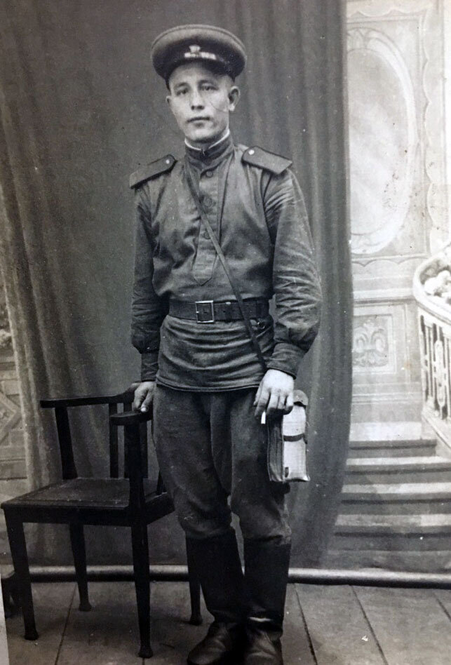 Младший лейтенант Калугин Григорий Иванович