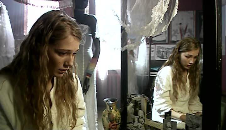 Карина получила главную роль в фильме «Розы для Эльзы». 