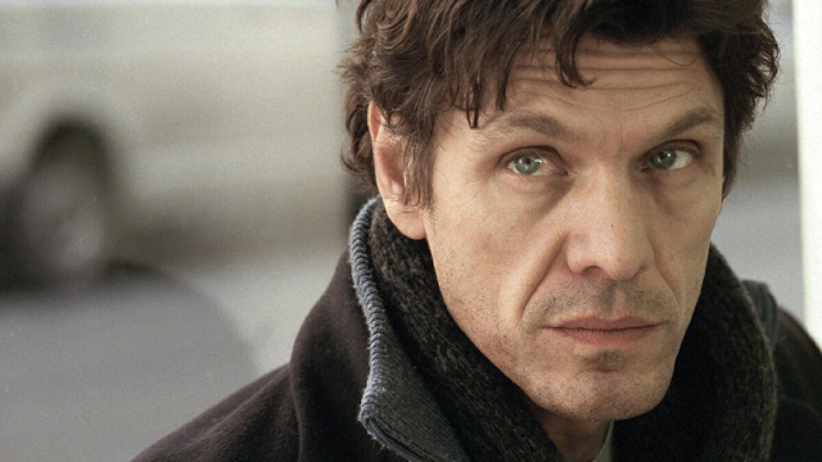 Marc Lavoine (это кадр из фильма, он ещё и актёр)