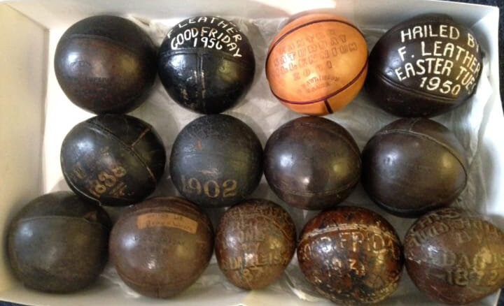 Коллекция Uppies and Downies мячей.