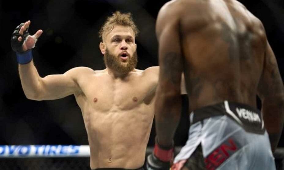    Физиев способен победить дос Аньоса за счет скорости. Фото: ВК UFC