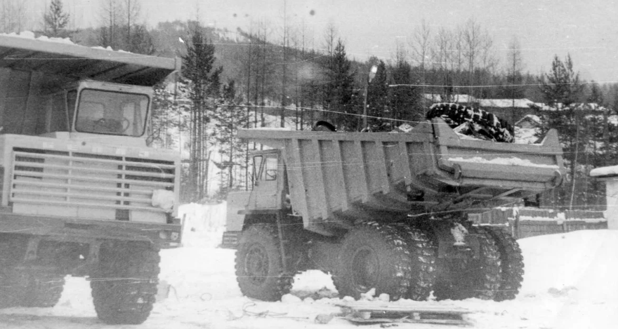 фото автора с Яндекса. БелАЗ–548. Углевоз.