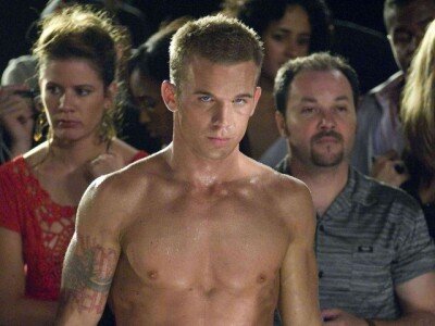 Никогда не сдавайся (Never back down)
