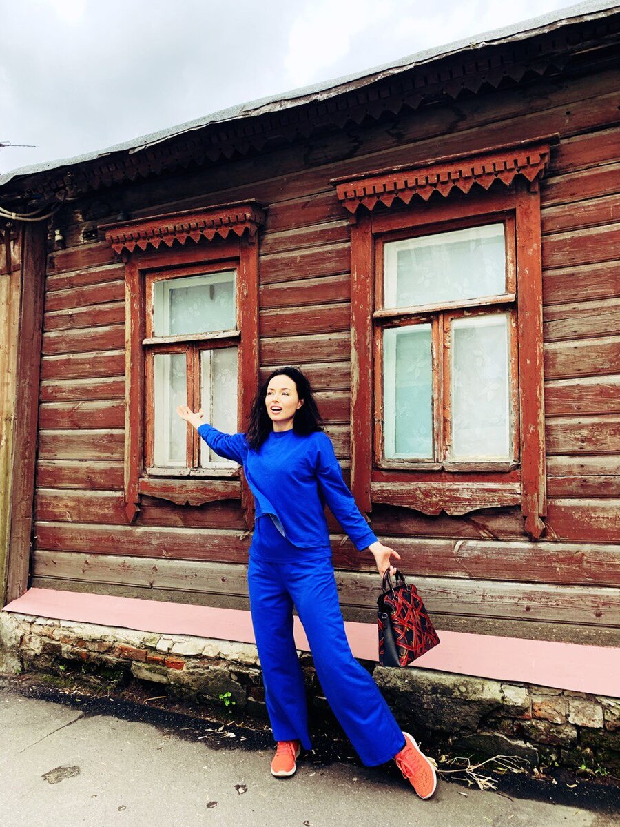 Вздохнул свободной грудью - воздух чист и сладок, но всем так хочется просто его вдыхать, кто же займется бытом?