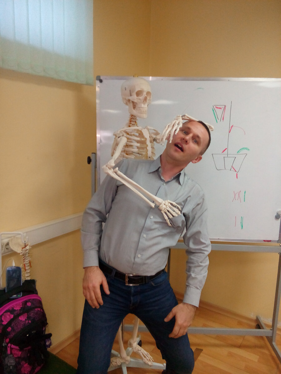 Из-за отсутствия речевого аппарата Костик вынужден лезть за словом в карман.