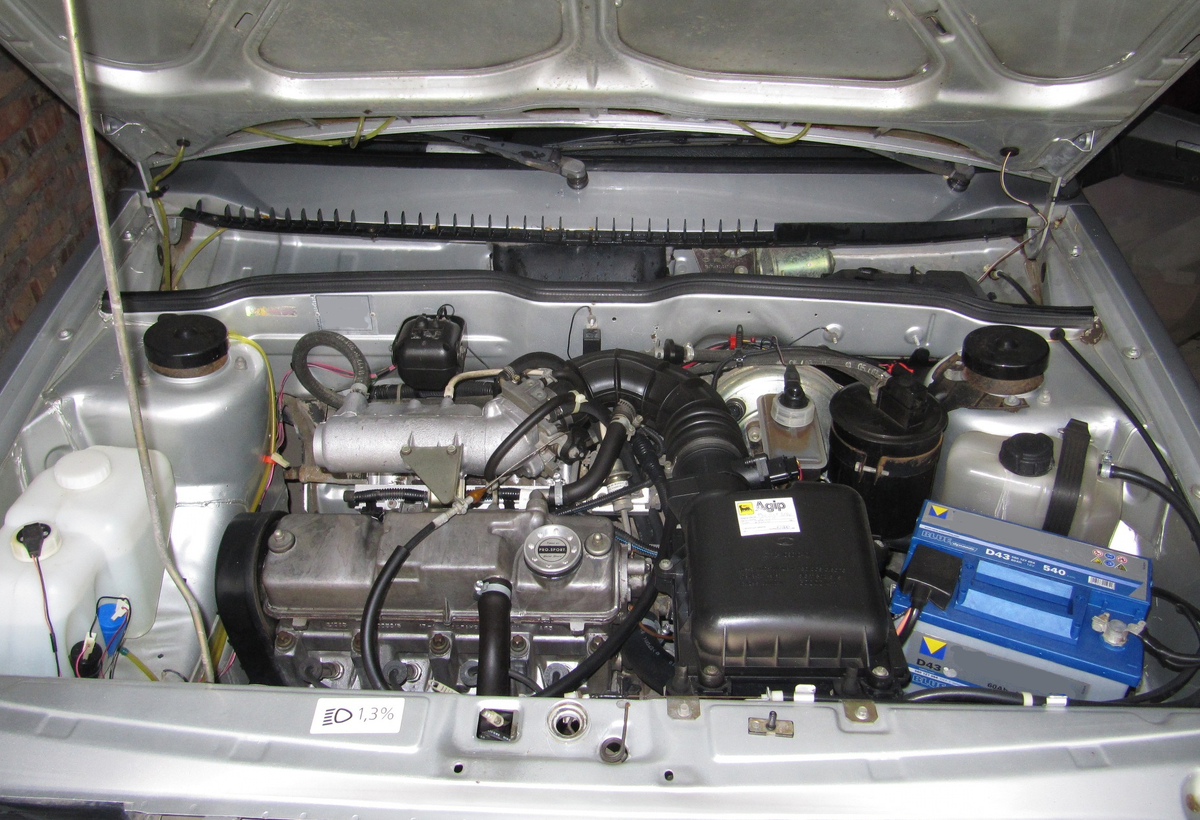 Подкапотное пространство