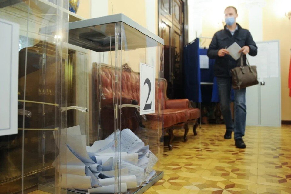     Явка избирателей в первый день муниципальных выборов в Ленобласти составила лишь семь процентов. Юлия ПЫХАЛОВА