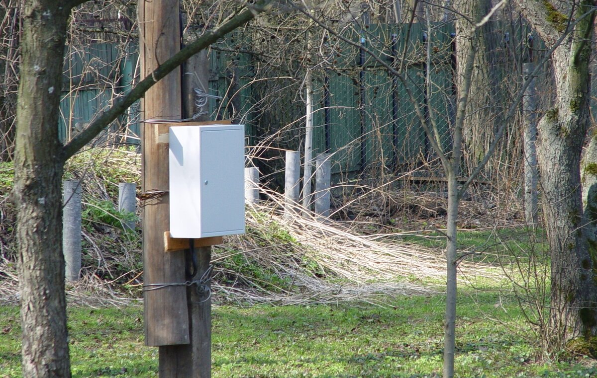 Это вот тот самый щиток, который выгорел...