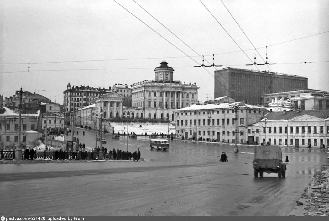 Боровицкая площадь, 1959 г. Автор: И. Г. Авдеев.