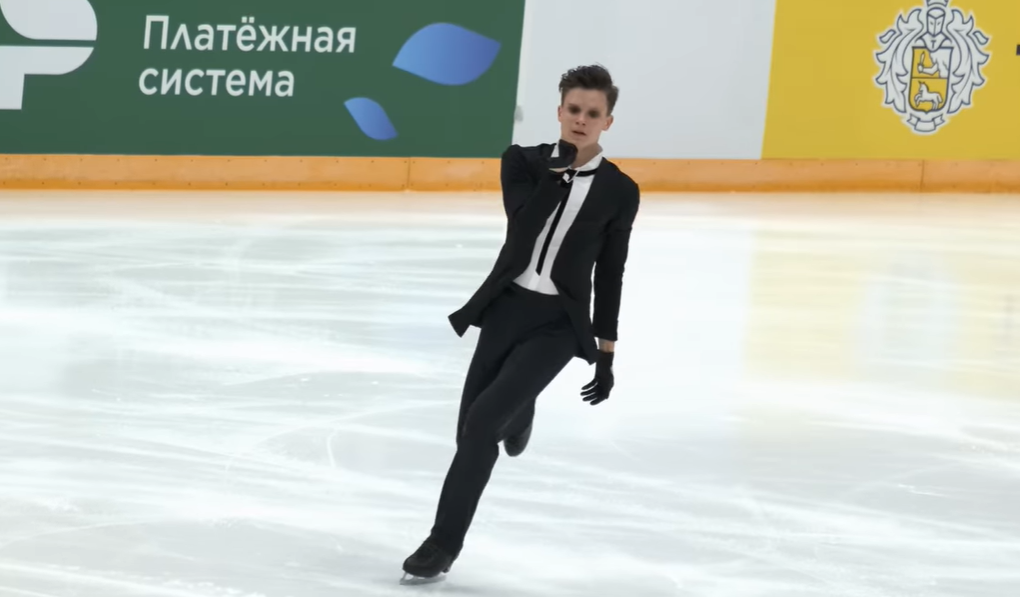 Женя удивил на контрольных прокатах необычным выбором музыки и новым стилем