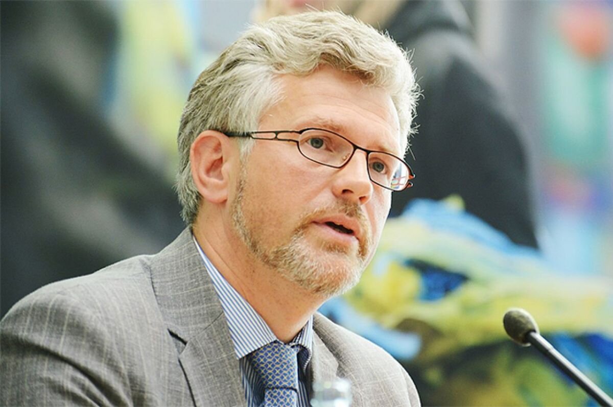    Пользователи Сети придумали наказание оскорбившему РФ экс-послу Украины