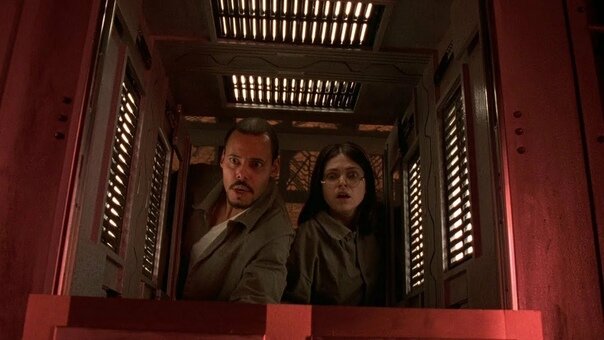 Кадр из фильма «Куб» («Cube», 1997)
