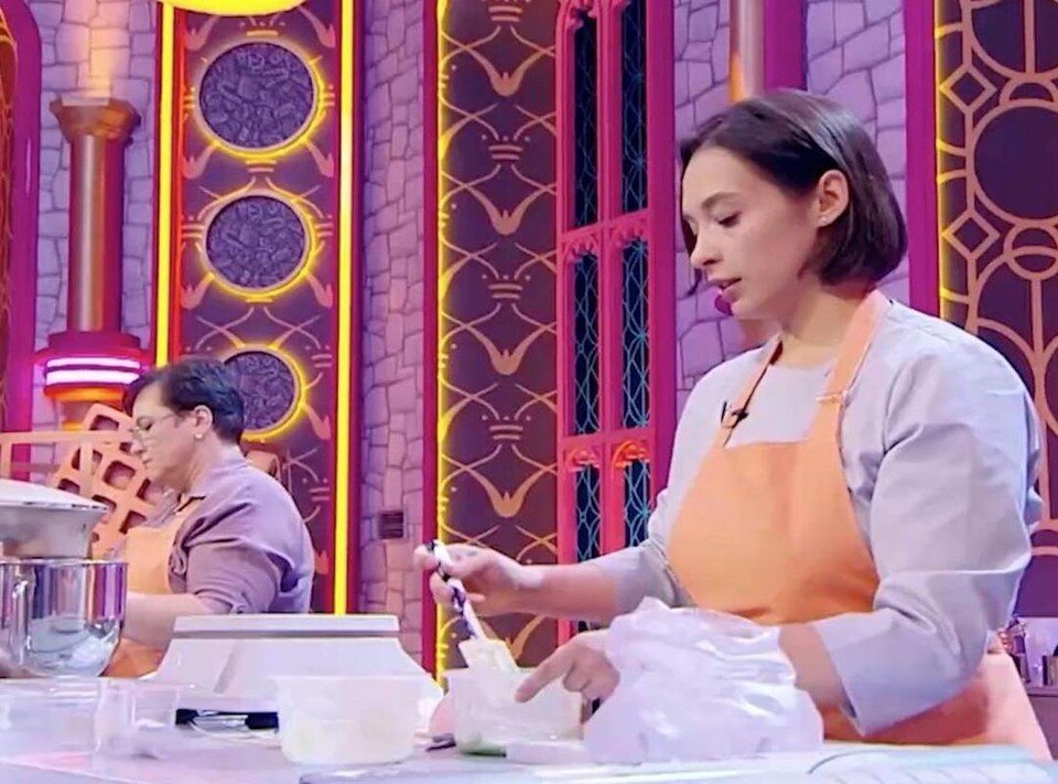     Виктория Углева борется за звание королевы кондитеров. Фото: скриншот кадра из телешоу.