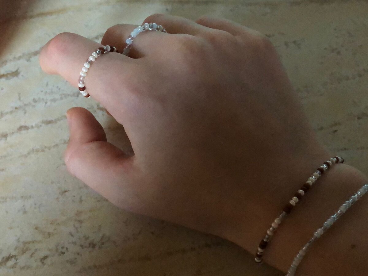 Это мои первые браслеты.