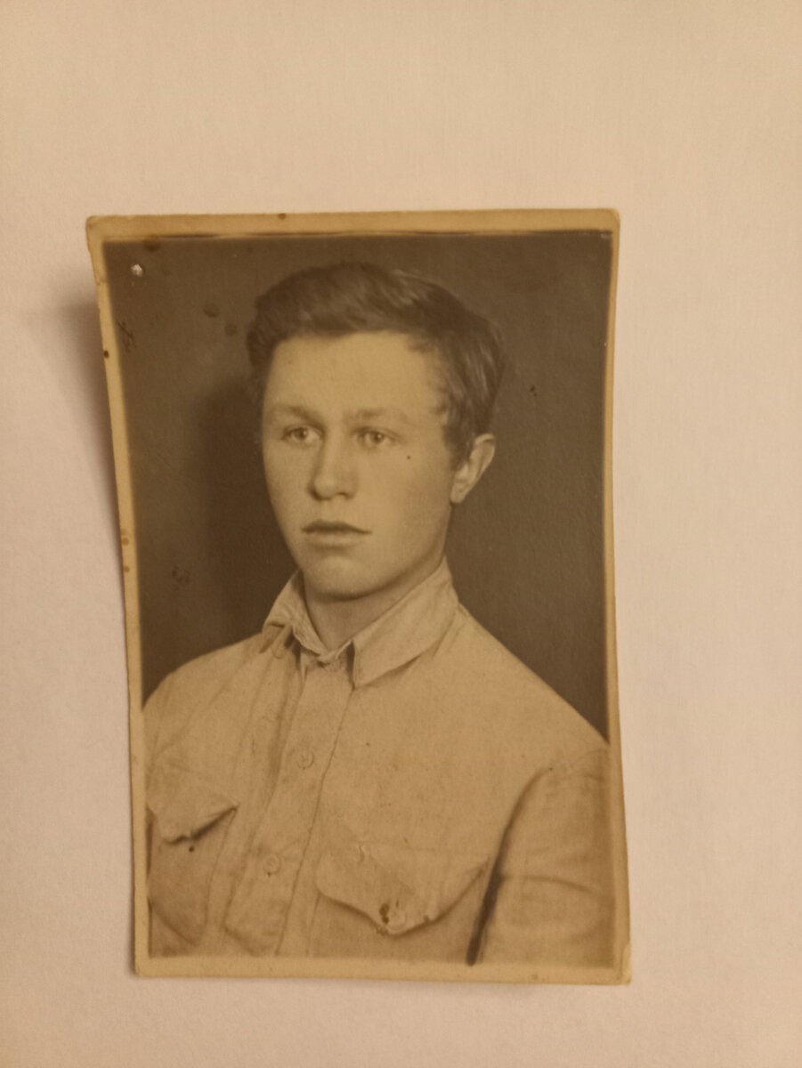 Николай в юности.