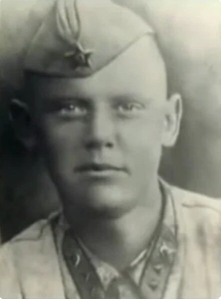 Леонид Гайдай в годы войны источник: kino-teatr.ru