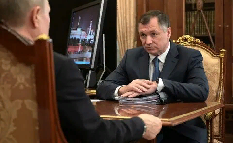 Старикам везде у нас дорога, особенно на стройку.1