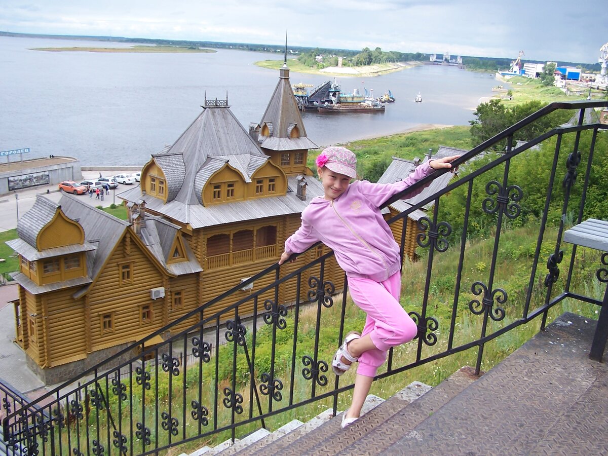 Лестница на набережной Городца. Фото автора