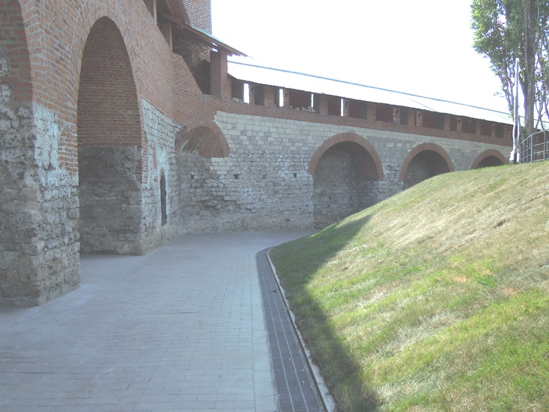 6 июня 2021 г. Мы продолжаем делать то, что мы уже много наделали (В. С. Черномырдин). Побывал в кремле и поснимал. Там территория закрыта и охрана не пускает.-32