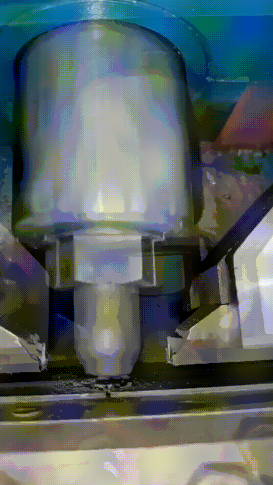 работа станка для производства гвоздей