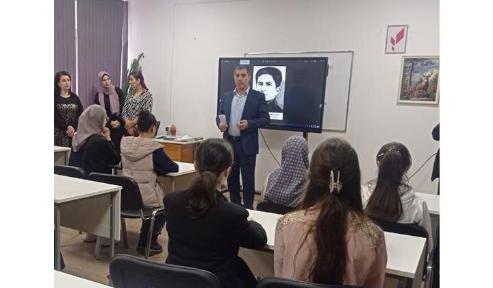 Председателем жюри был начальник управления образования администрации Ахтынского района Халидин Эльдаров. Также в состав жюри вошли главный редактор районной газеты «Новый мир», собкор республиканского национального еженедельника «Лезги газет» Дашдемир Шерифалиев, начальник ИМЦ РУО Ахтынского района Заира Муталибова и методист Ильмара Велиева.