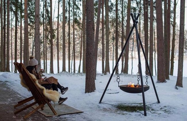 Переносная костровая чаша Concretika в зимнем дворе