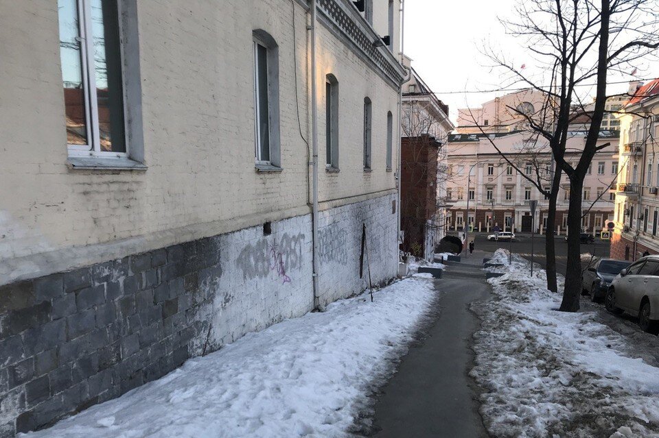     Трехэтажный дом на Лазо, 6, построен в 1918 году. Кирилл САМОЙЛОВ