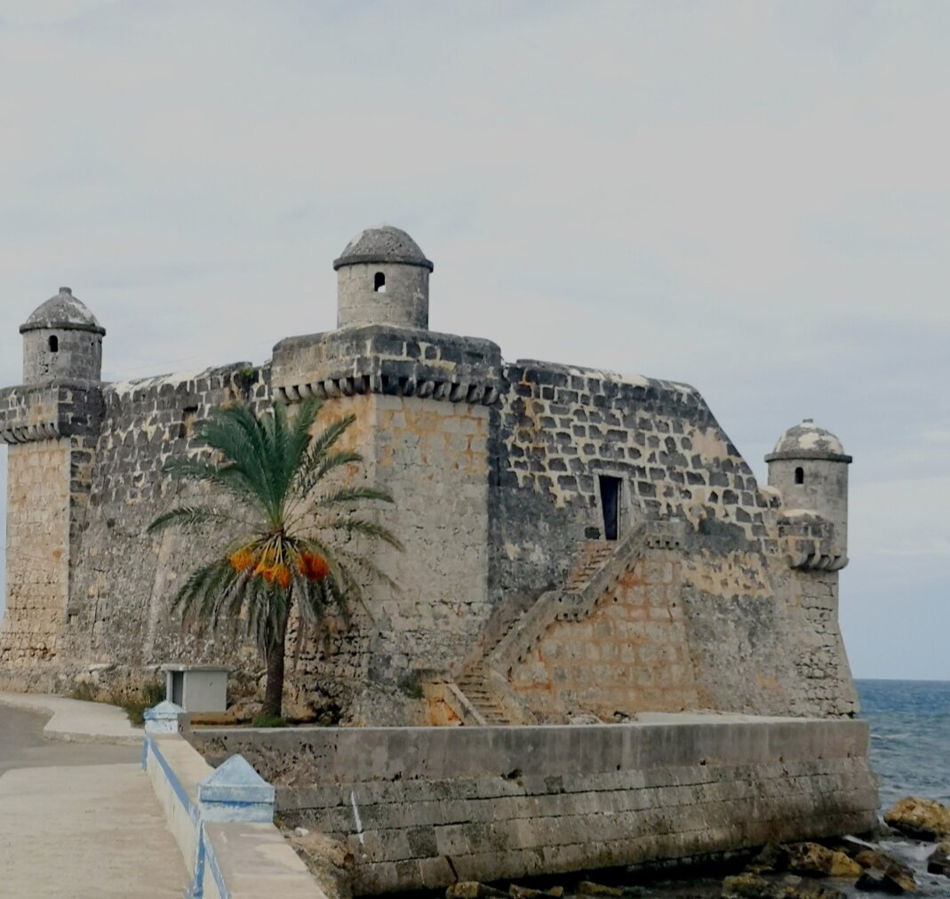 Фоьо: автор