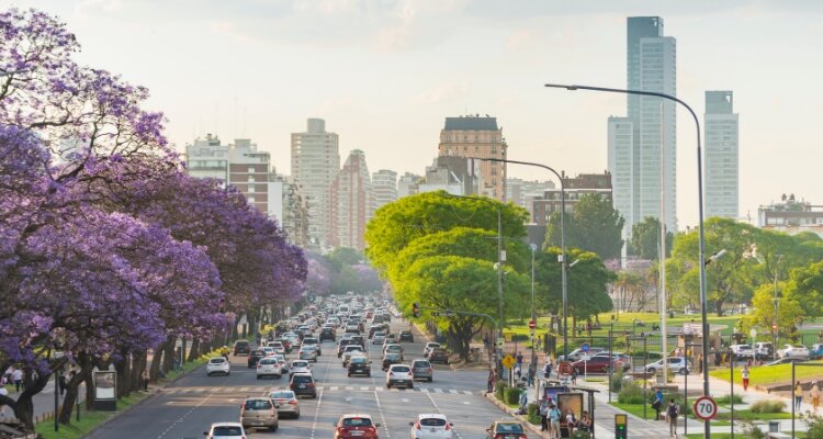 Авенида Президенте Фигероа Алькорта, город Буэнос-Айрес, Аргентина.