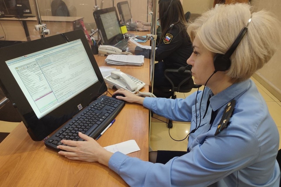     Специалисты службы принимают звонки по многоканальному телефону: 8 (3532) 34-19-57.