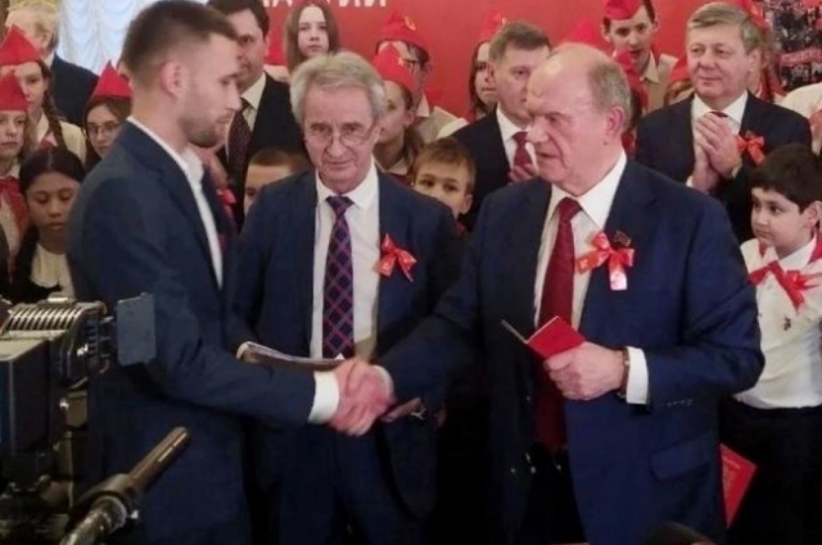    Сын экс-главы ДНР Захарченко заявил о решении заняться политикой