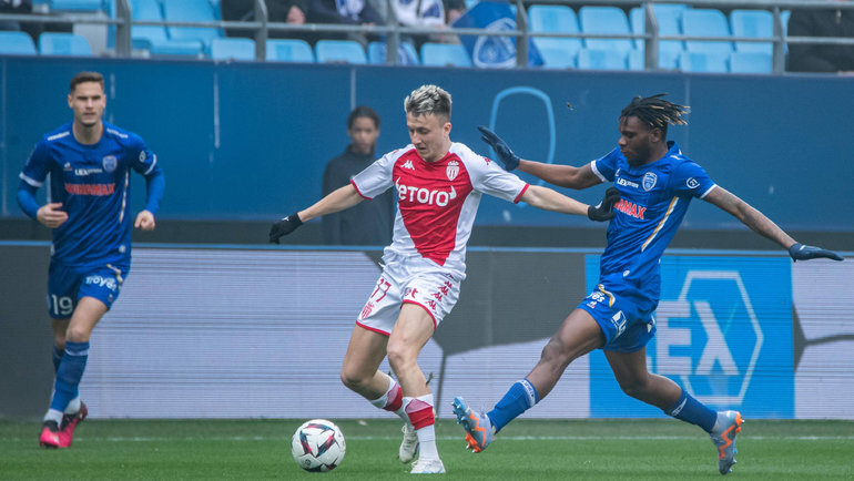    Александр Головин в матче «Труа» — «Монако». Global Look Press