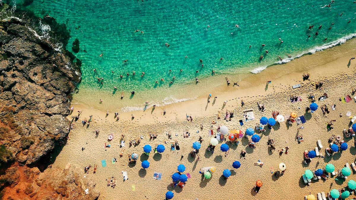    Вояжи к морю и в России, и за границей подорожали на 15%.Фото: unsplash.com