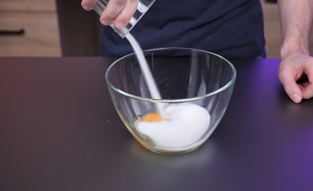 Листайте вправо 