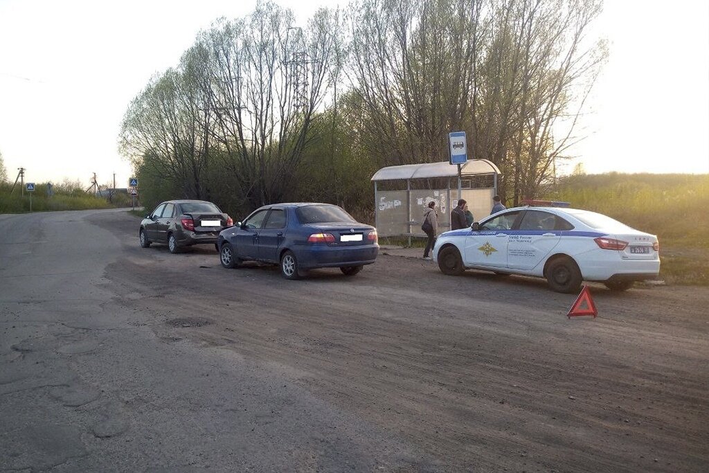    Авария произошла вечером 11 мая на дороге, ведущей в садоводческое товарищество "Маяк" и на шестой причал.