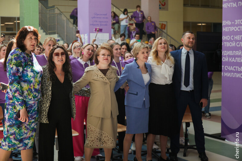    В нем участвуют 150 советников директоров по воспитанию из 49 регионов, в том числе из Луганской и Донецкой республик, Херсонской и Запорожской областей