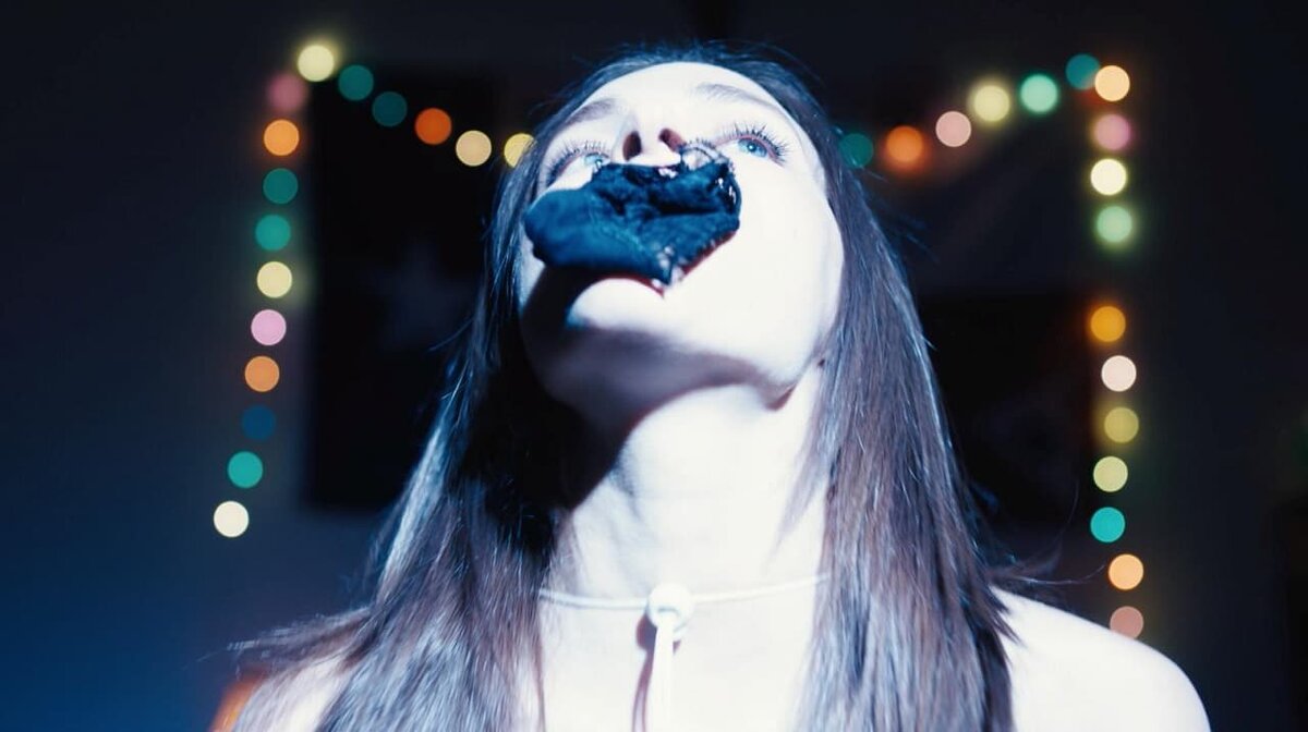 Кадр из "Веб-камеры" 