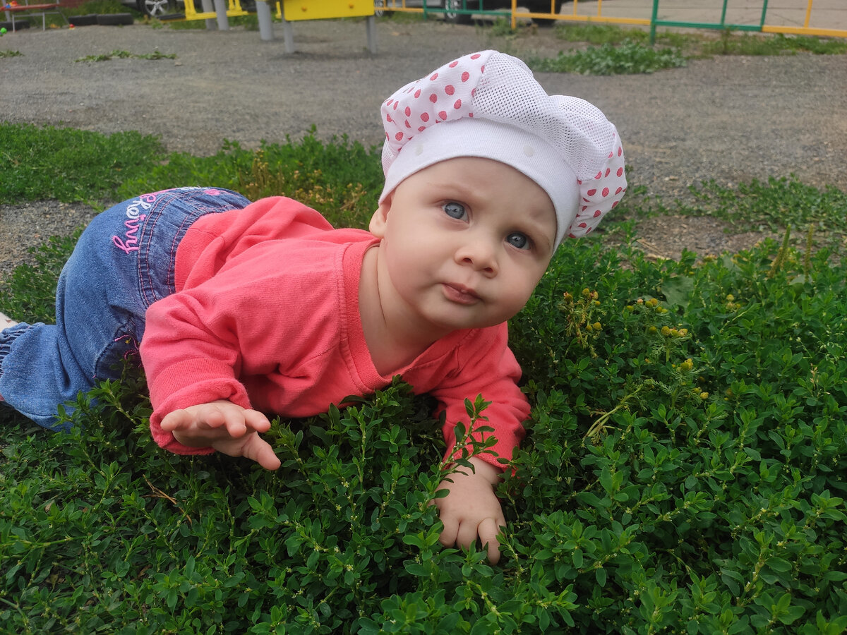 Вот такая серьёзная девочка