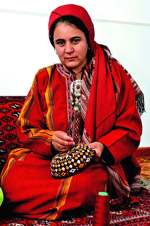 Фото из Яндекс.картинки. Ну очень похожа на эту женщину наша туркменка.