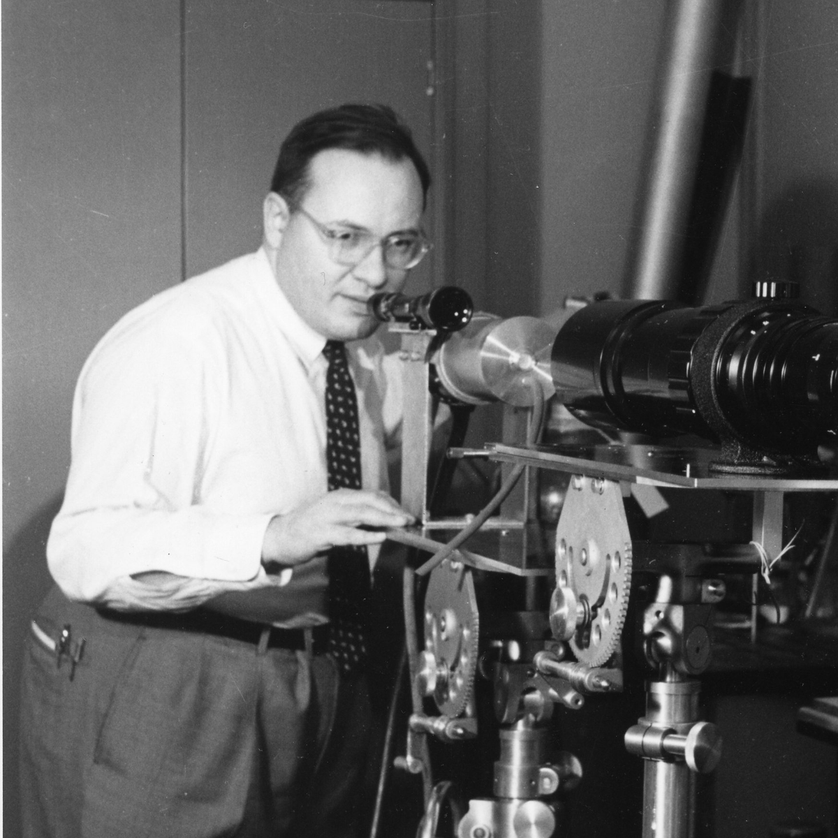 Arthur Leonard Schawlow (May 5, 1921 – April 28, 1999) Bell Labs
