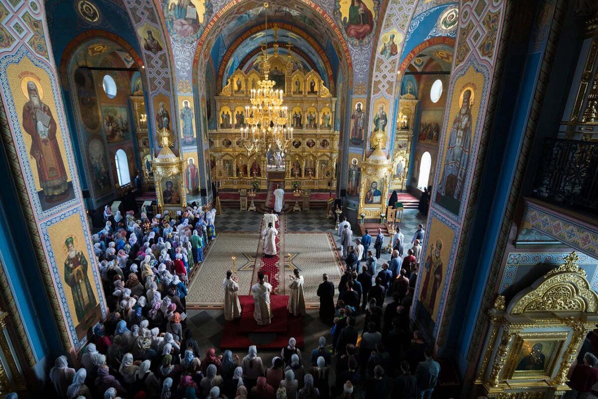 Богослужения в храме остров. Спасо-Преображенский собор Валаам, Нижний храм. Спасо Преображенский собор внутри Валаам. Валаамский Спасо-Преображенский монастырь внутри. Преображенский собор Валаамского монастыря.