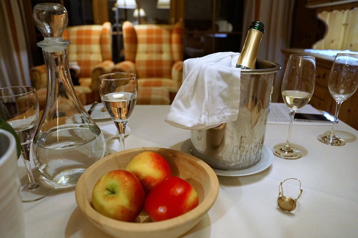 В Германии такие праздничные мероприятия могут включать в себя выпивку, еду, танцы, пение и гадание. Фото: Pixabay.com 