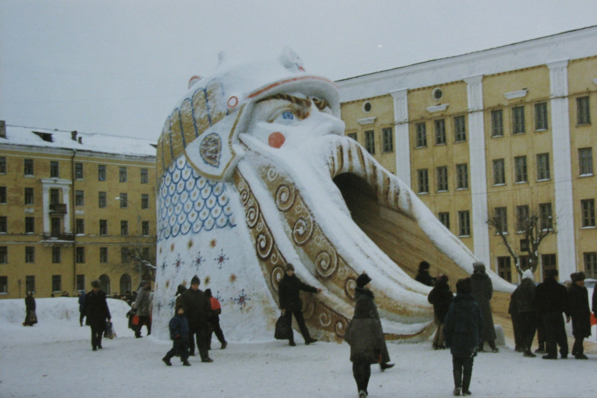 2 января киров. 2 января киров. Остановка мечта. Киров климат. Театральная площадь киров 1973.