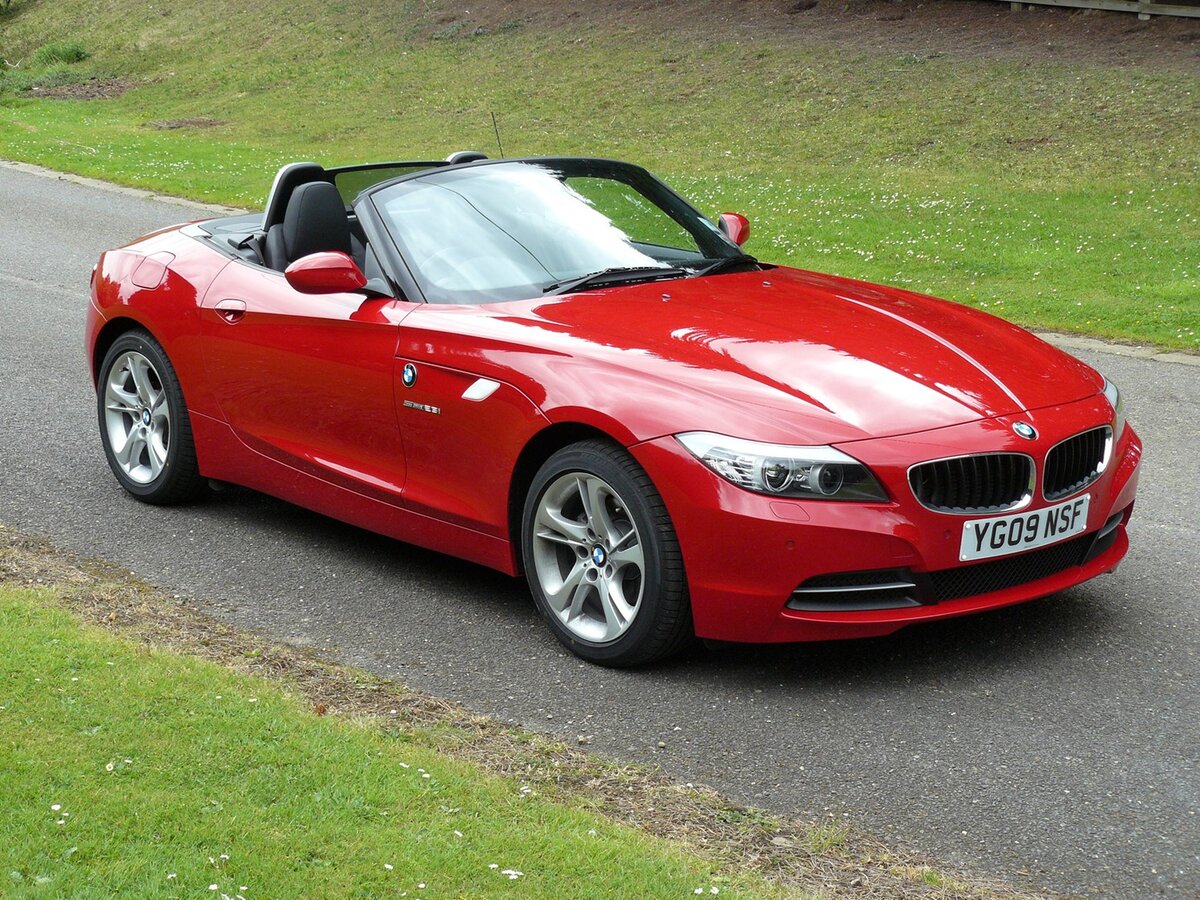 BMW z4 Black Coupe